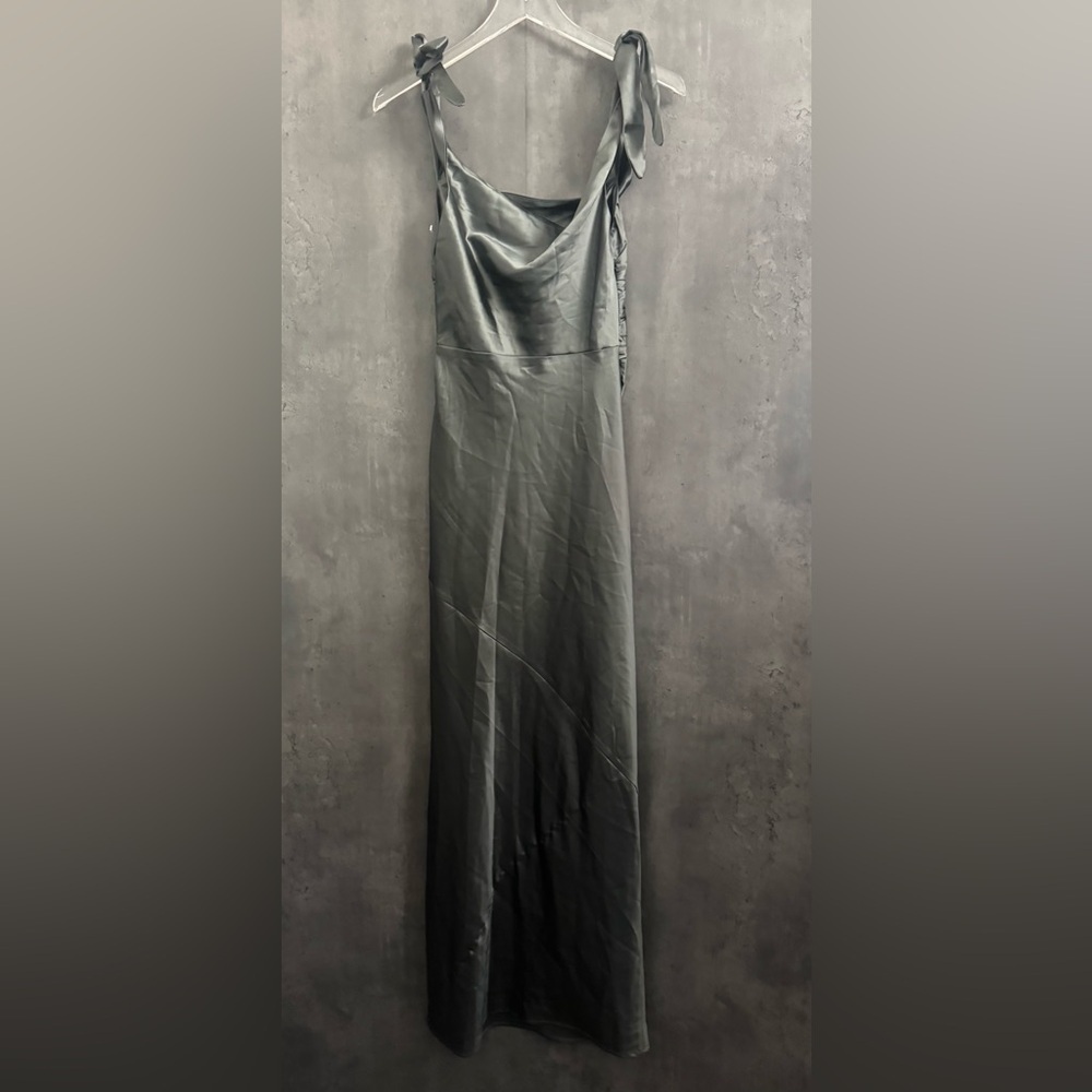 PETAL & PUP SELMA OFF SHOULDER MAXI DRESS - STEEL GRAY MEDIUM B2858 - Picture 7 of 8